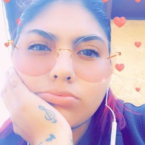 Meet your Posher, Ayo